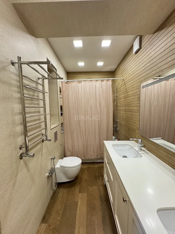Satılır 3 otaqlı mənzil 170 m²