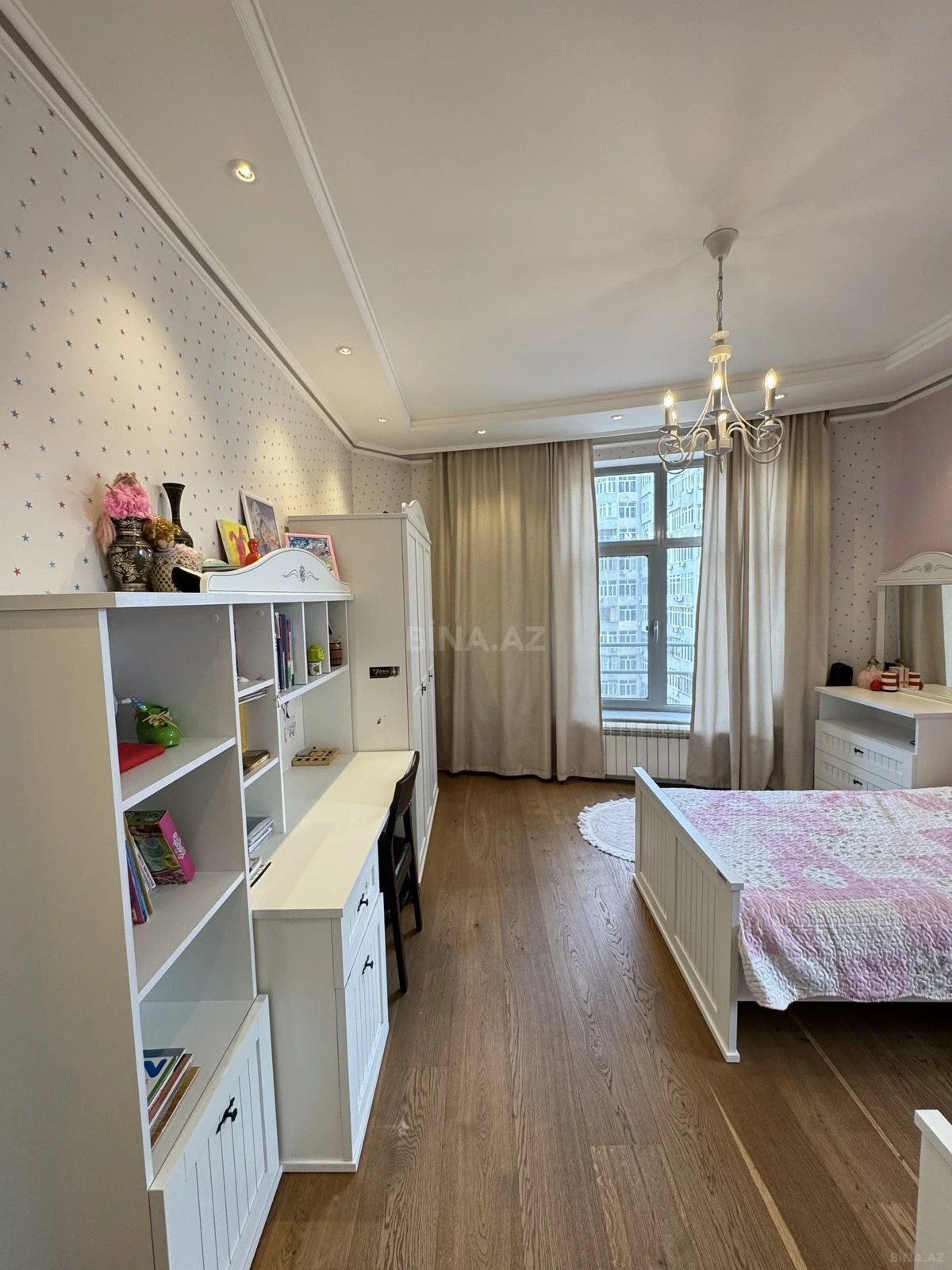 Satılır 3 otaqlı mənzil 170 m²