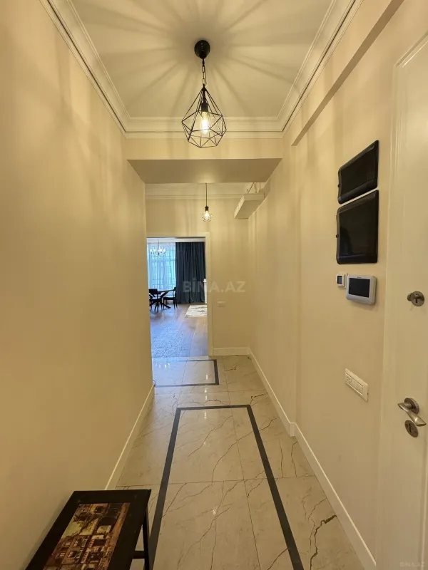 Satılır 3 otaqlı mənzil 170 m²