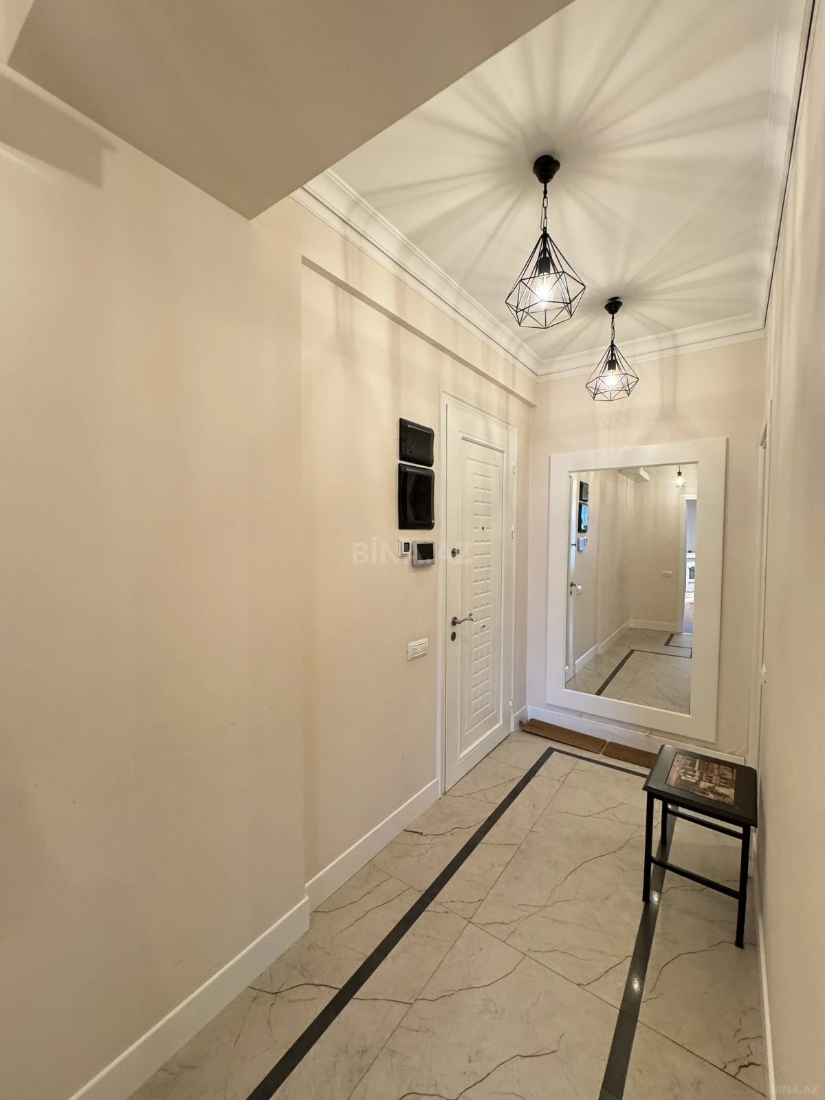 Satılır 3 otaqlı mənzil 170 m²
