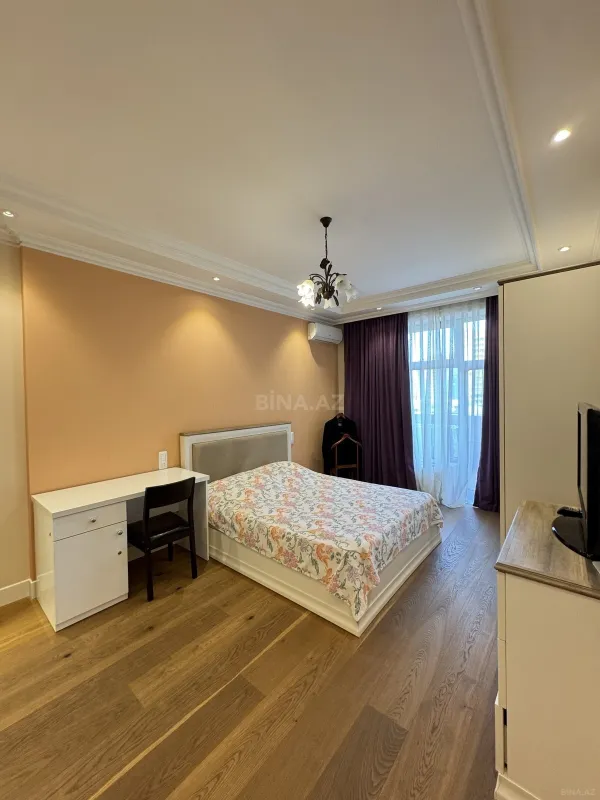 Satılır 3 otaqlı mənzil 170 m²