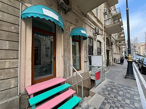 Kirayə verilir obyekt 90 m² — Bakı 90.00 m²