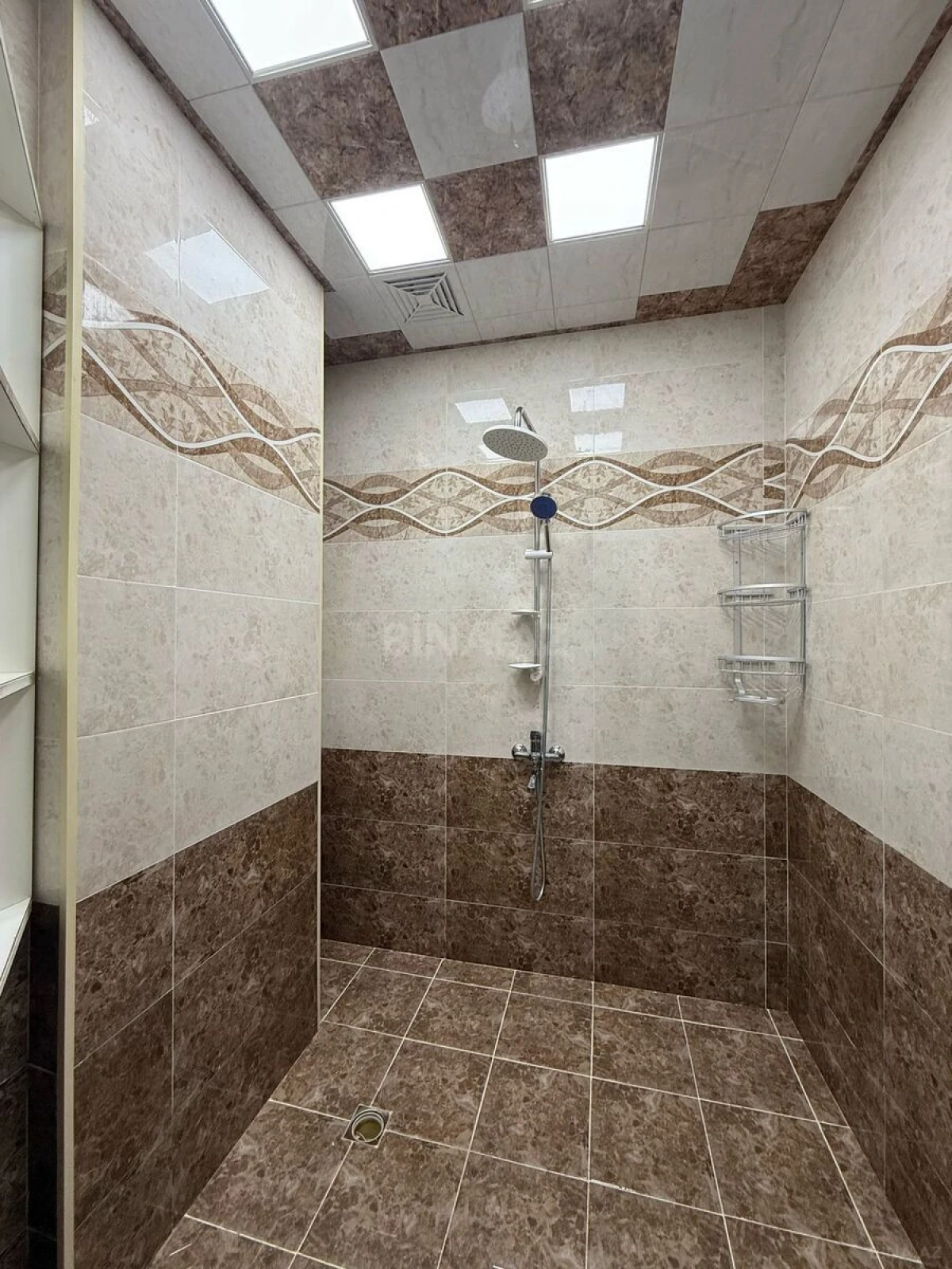 Satılır 2 otaqlı mənzil 93 m²