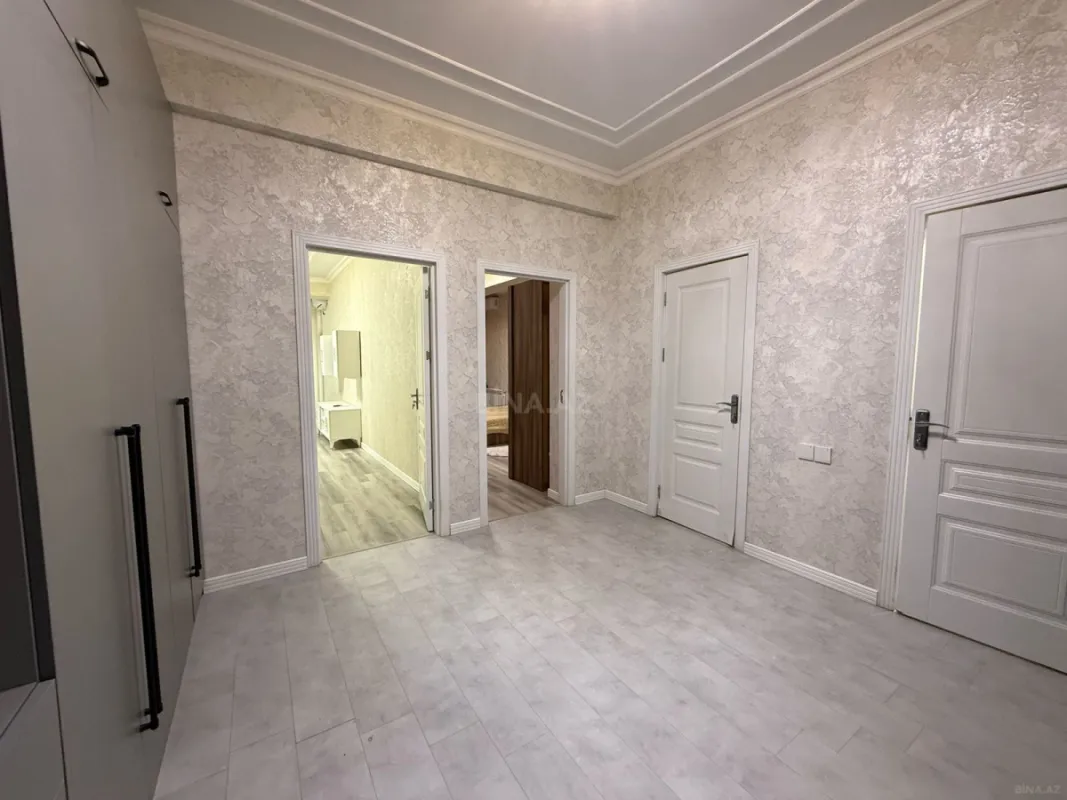 Satılır 2 otaqlı mənzil 93 m²