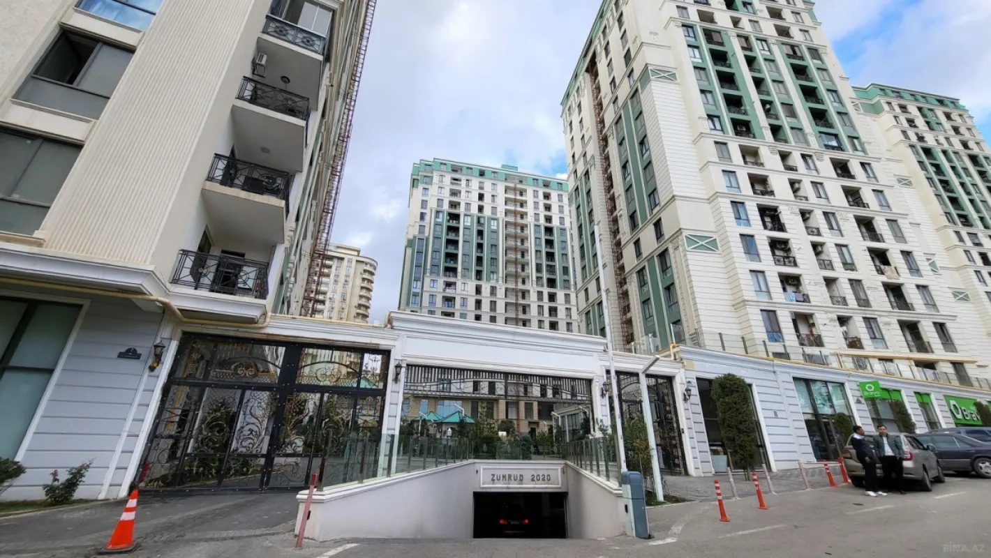 Satılır 2 otaqlı mənzil 93 m²