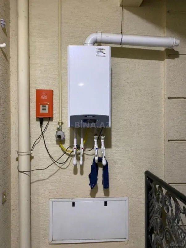 Satılır 2 otaqlı mənzil 93 m²