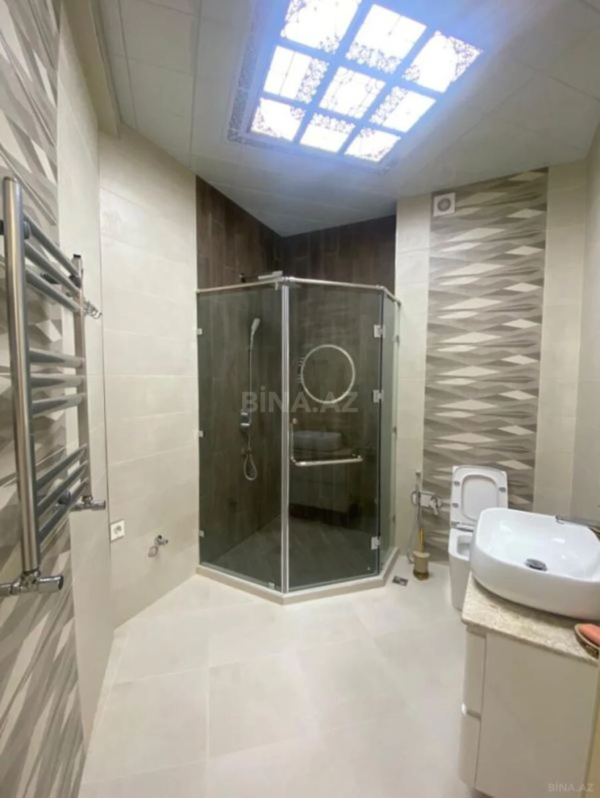 Satılır 2 otaqlı mənzil 93 m²