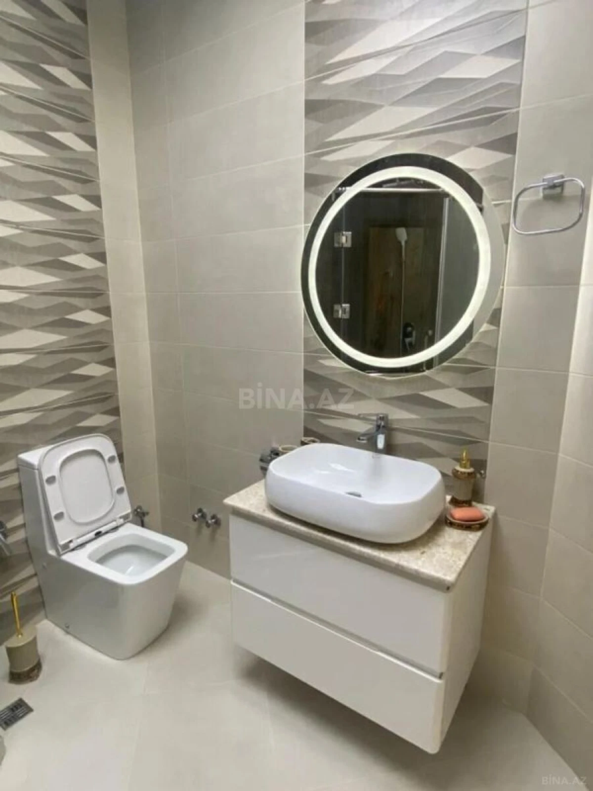 Satılır 2 otaqlı mənzil 93 m²