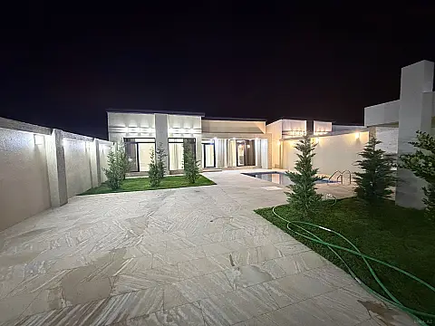 Satılır 5 otaqlı həyət evi 160 m²