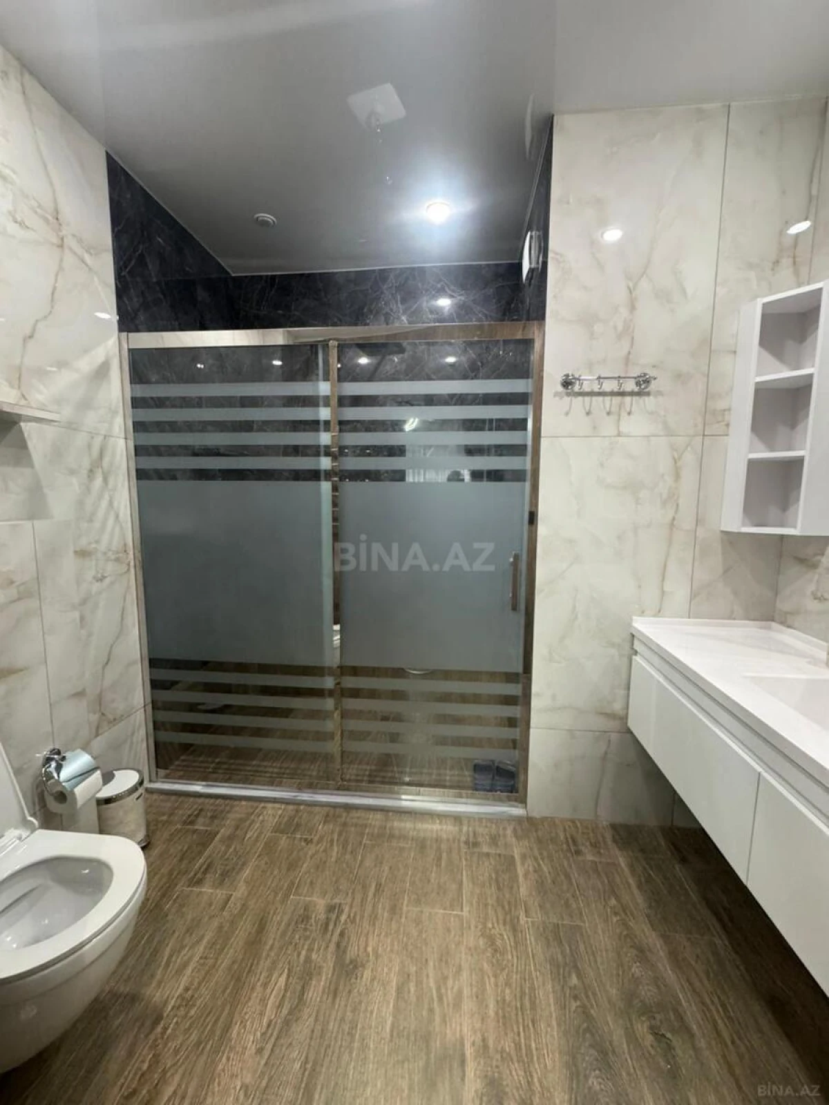 Kirayə verilir 3 otaqlı mənzil 150 m²