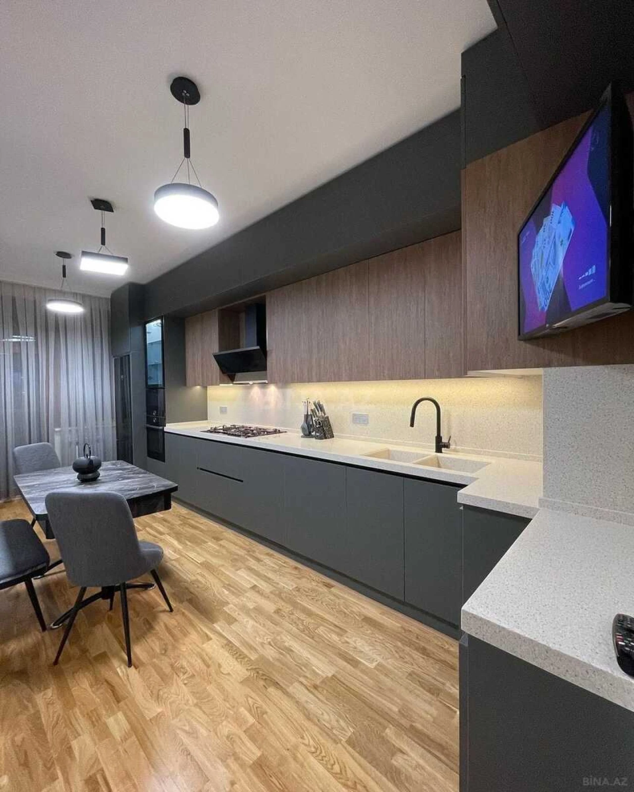 Kirayə verilir 3 otaqlı mənzil 145 m²