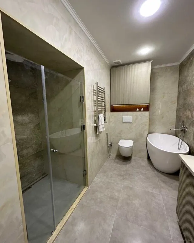 Kirayə verilir 3 otaqlı mənzil 145 m²