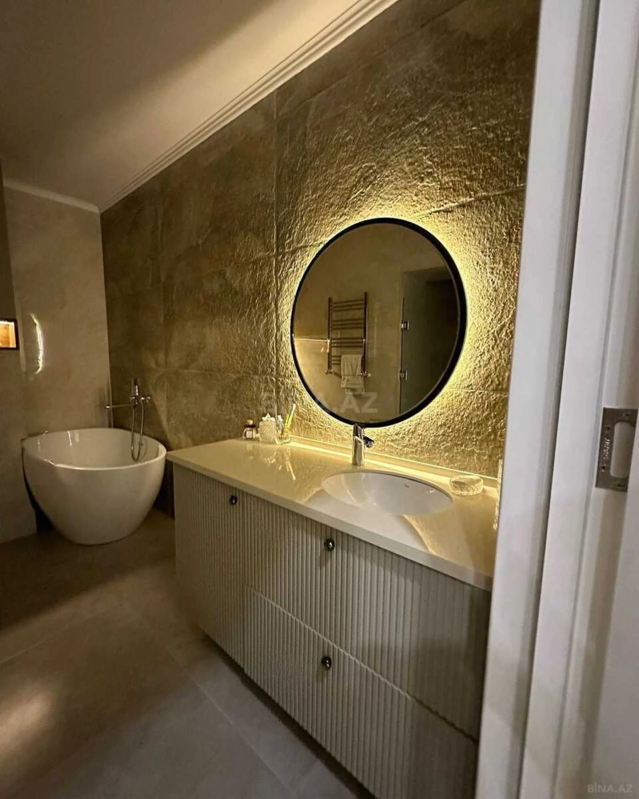 Kirayə verilir 3 otaqlı mənzil 145 m²