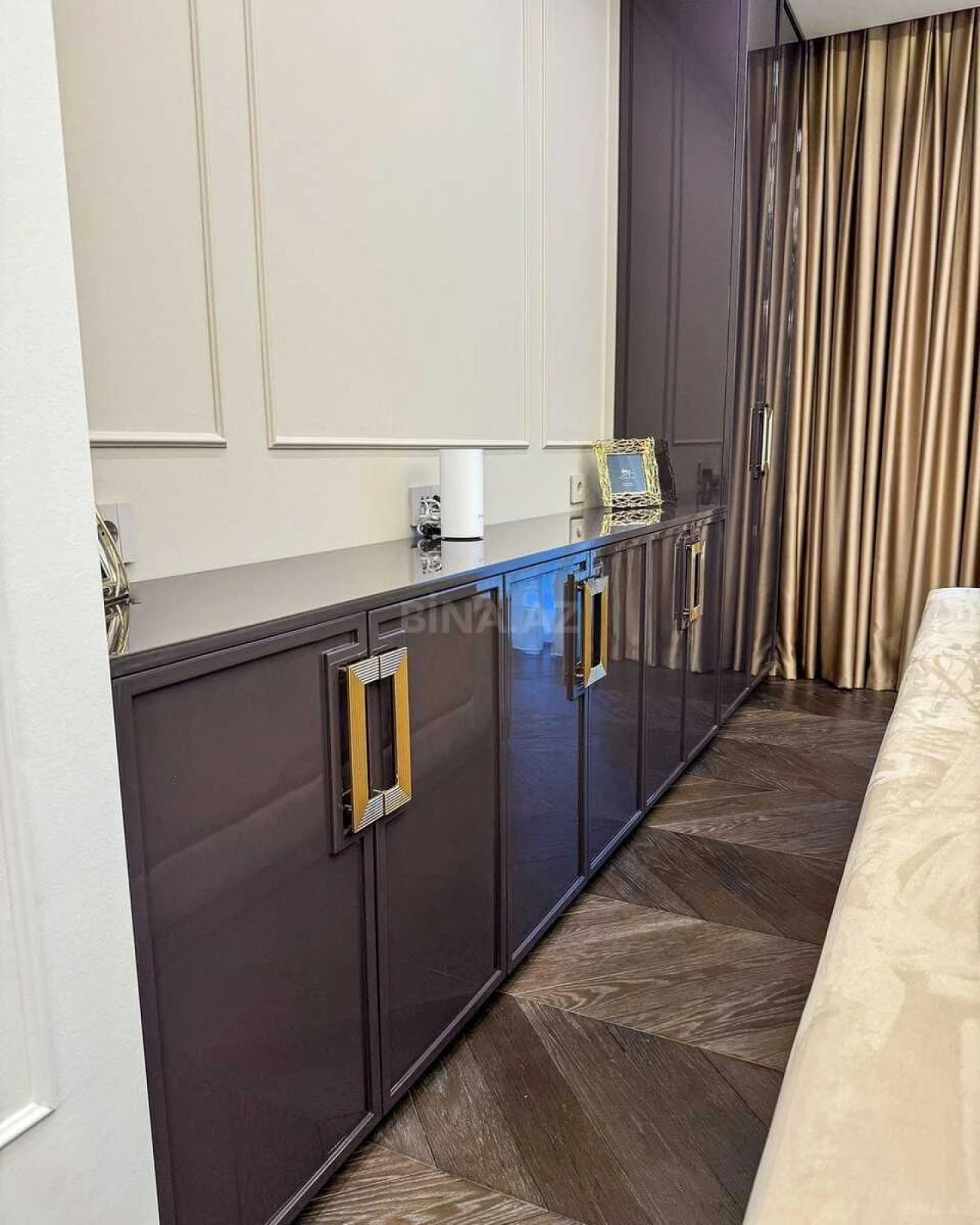 Kirayə verilir 3 otaqlı mənzil 145 m²