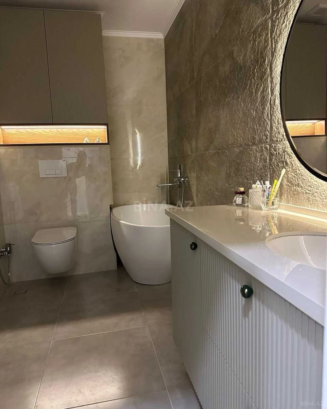 Kirayə verilir 3 otaqlı mənzil 145 m²