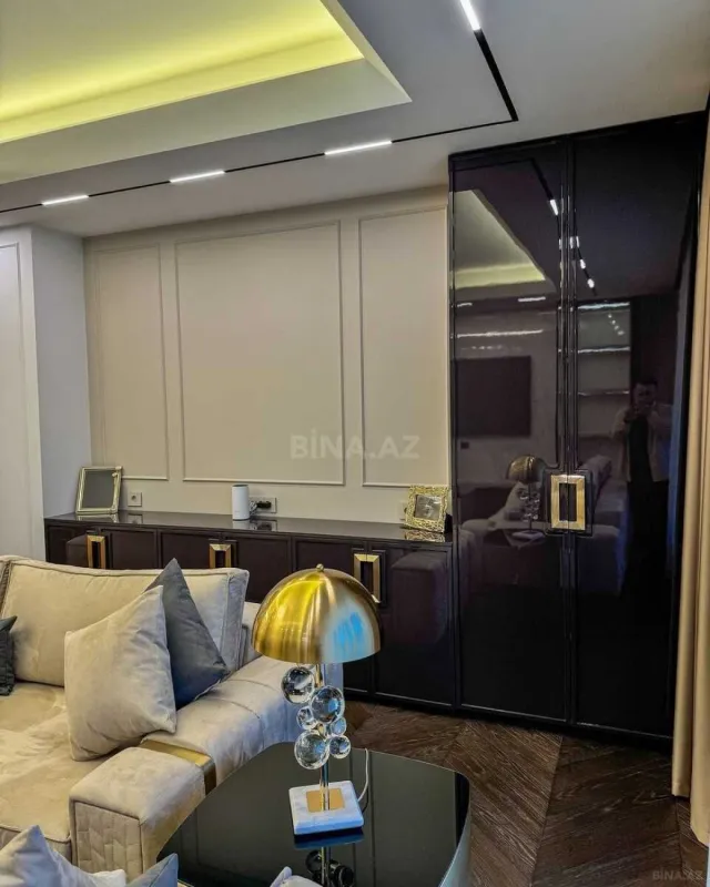 Kirayə verilir 3 otaqlı mənzil 145 m²