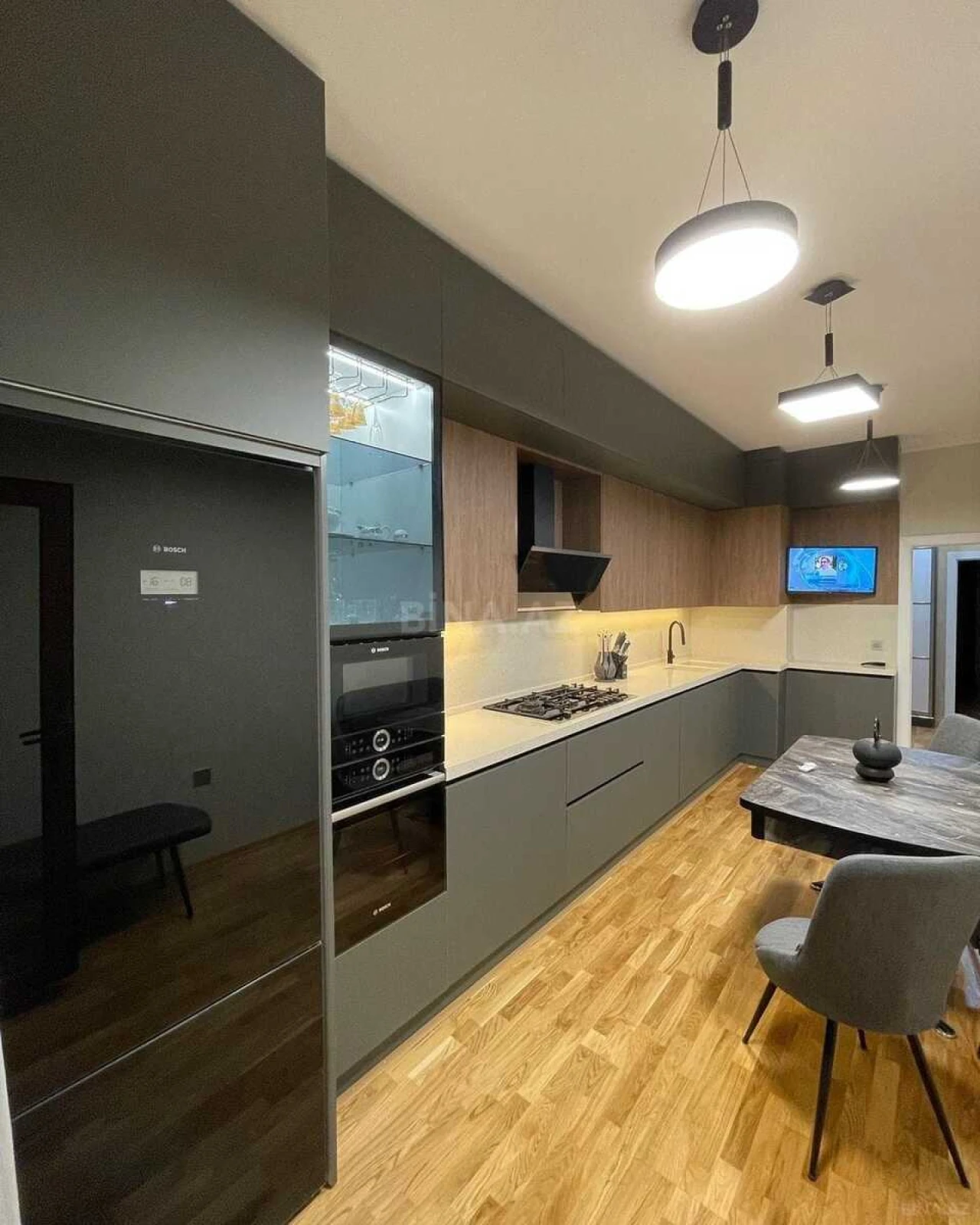 Kirayə verilir 3 otaqlı mənzil 145 m²