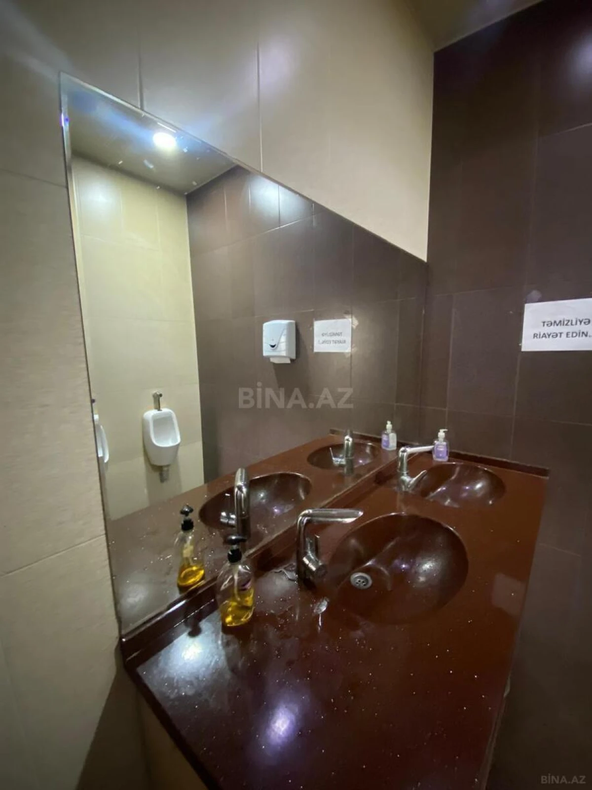 Satılır obyekt 850 m²