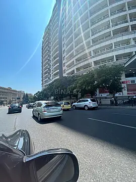 Satılır obyekt 850 m²