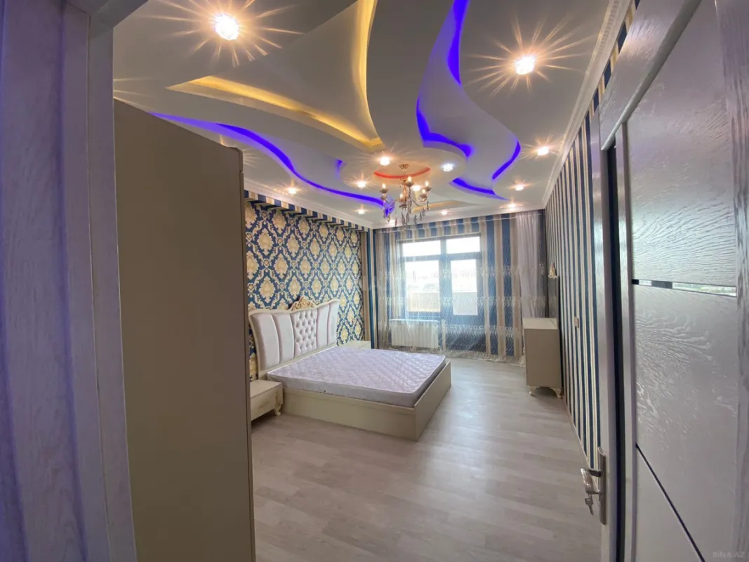 Satılır 3 otaqlı mənzil 141 m²