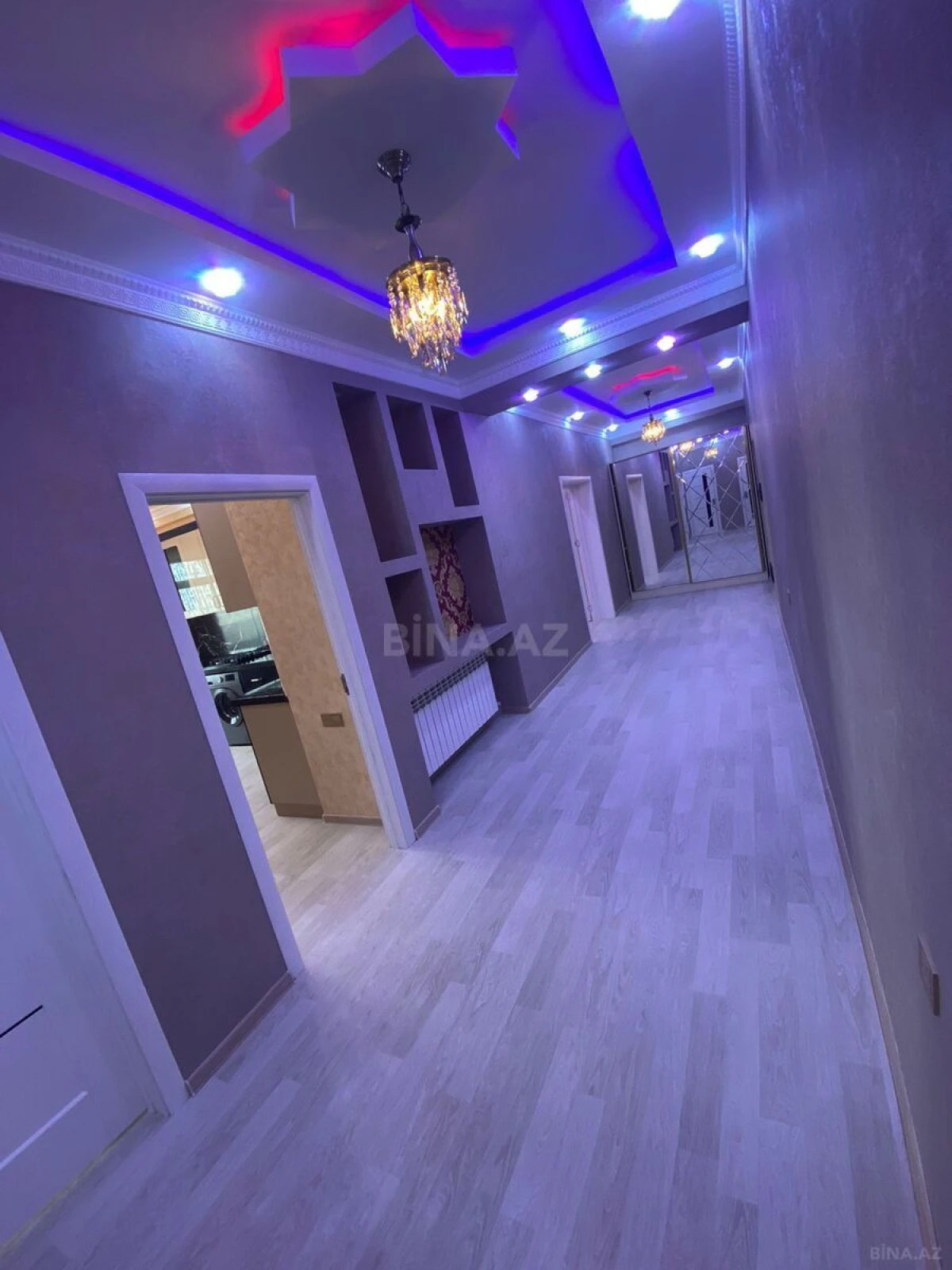 Satılır 3 otaqlı mənzil 141 m²