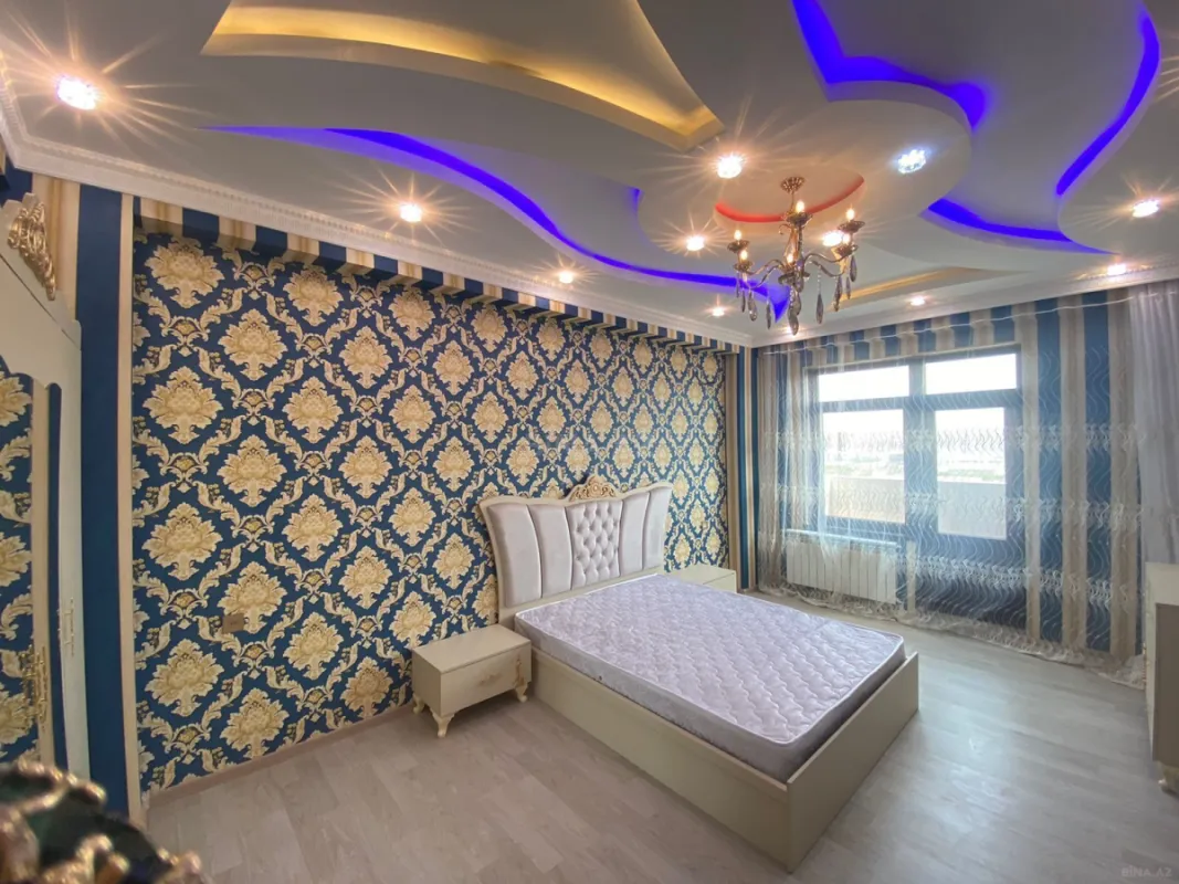 Satılır 3 otaqlı mənzil 141 m²
