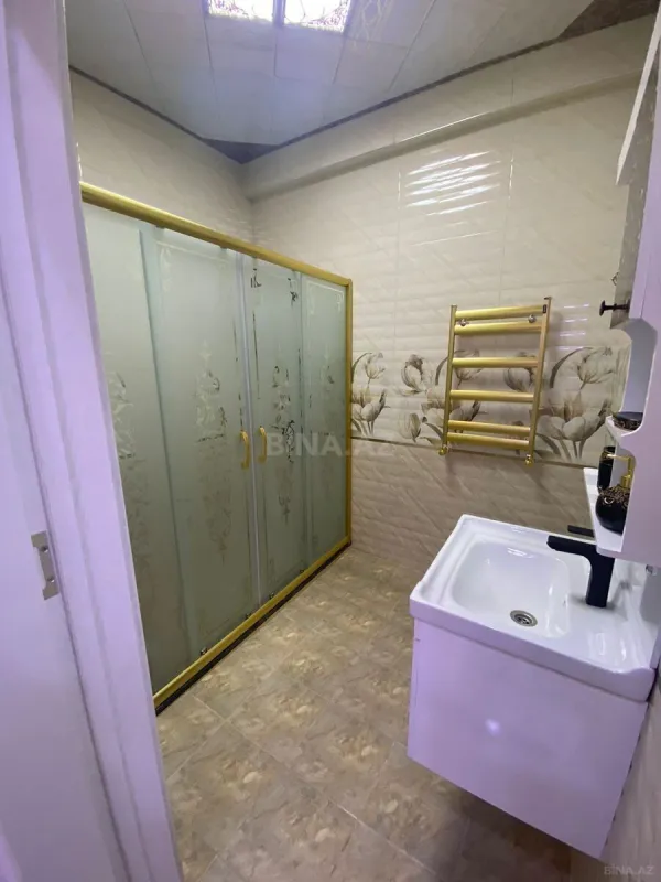 Satılır 3 otaqlı mənzil 141 m²