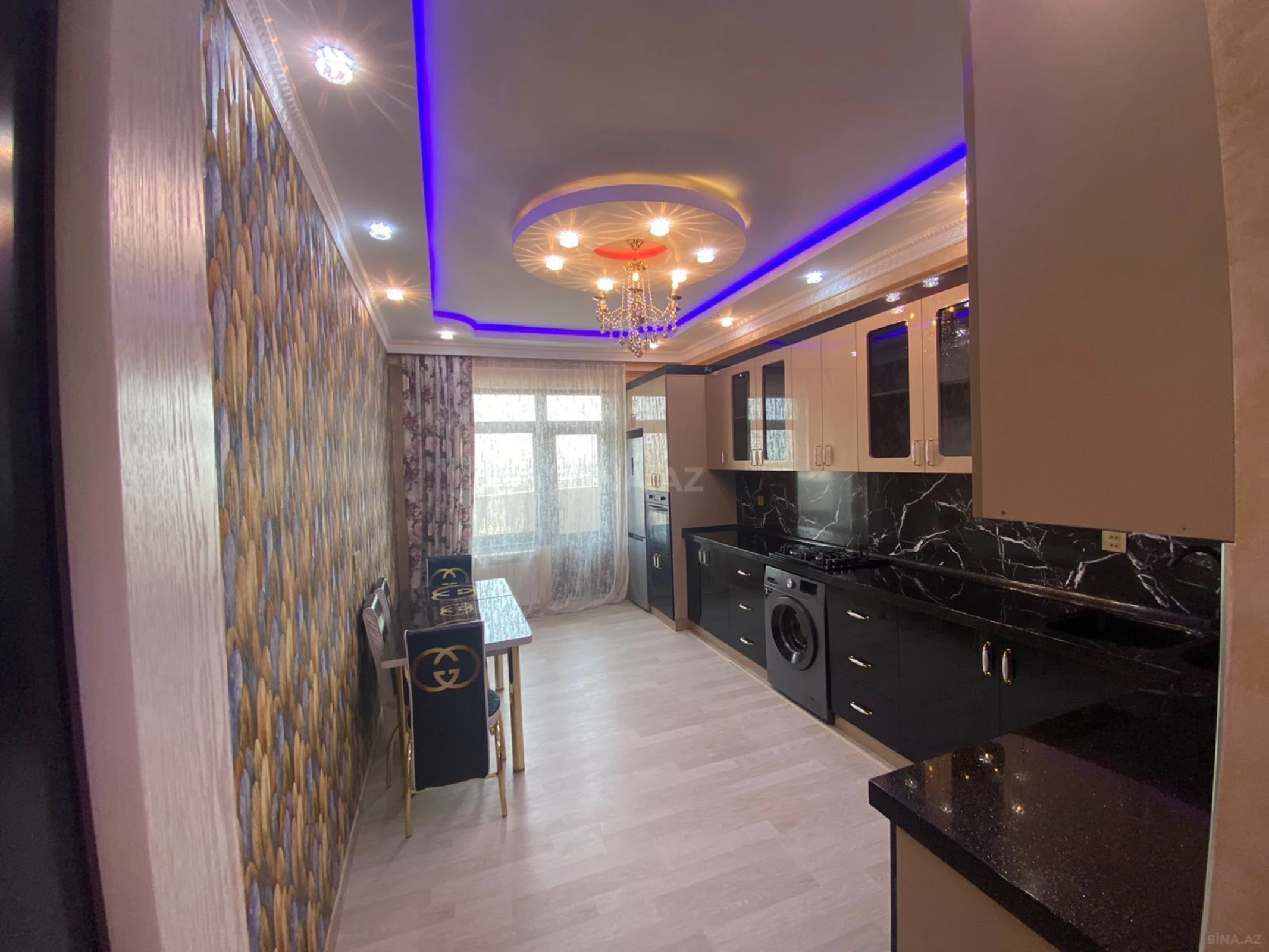 Satılır 3 otaqlı mənzil 141 m²