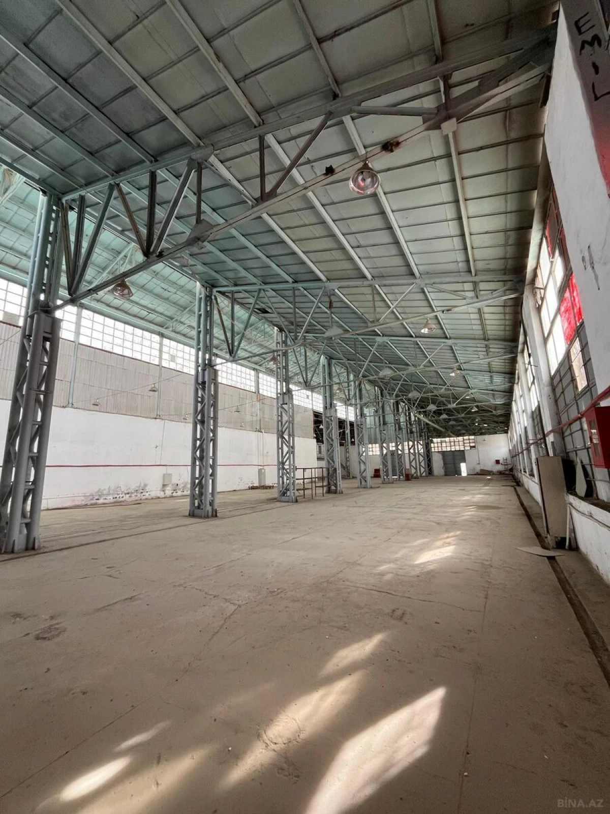 Kirayə verilir obyekt 1000 m²