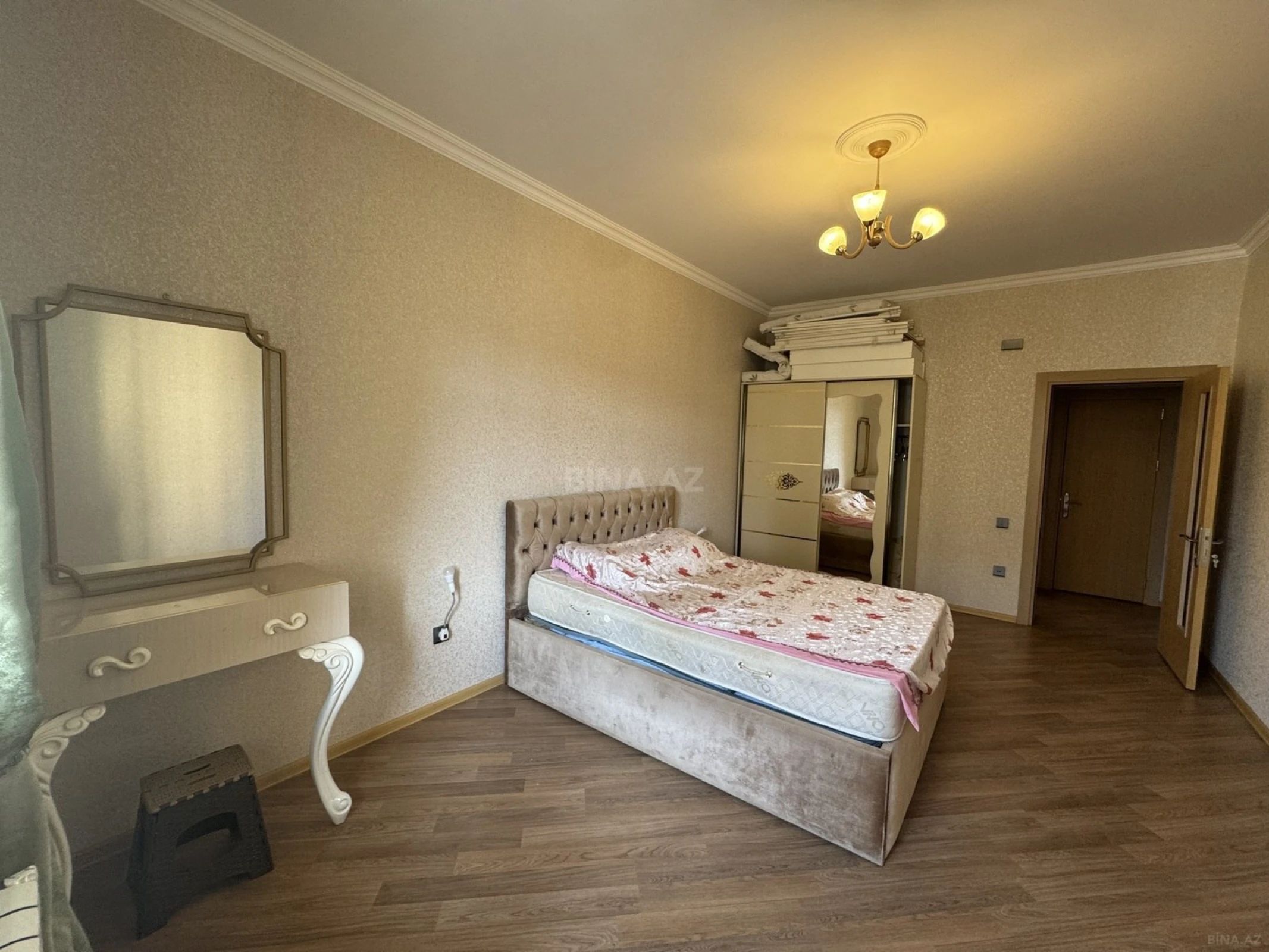 Kirayə verilir 3 otaqlı mənzil 125 m²