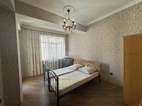 Kirayə verilir 3 otaqlı mənzil 125 m²