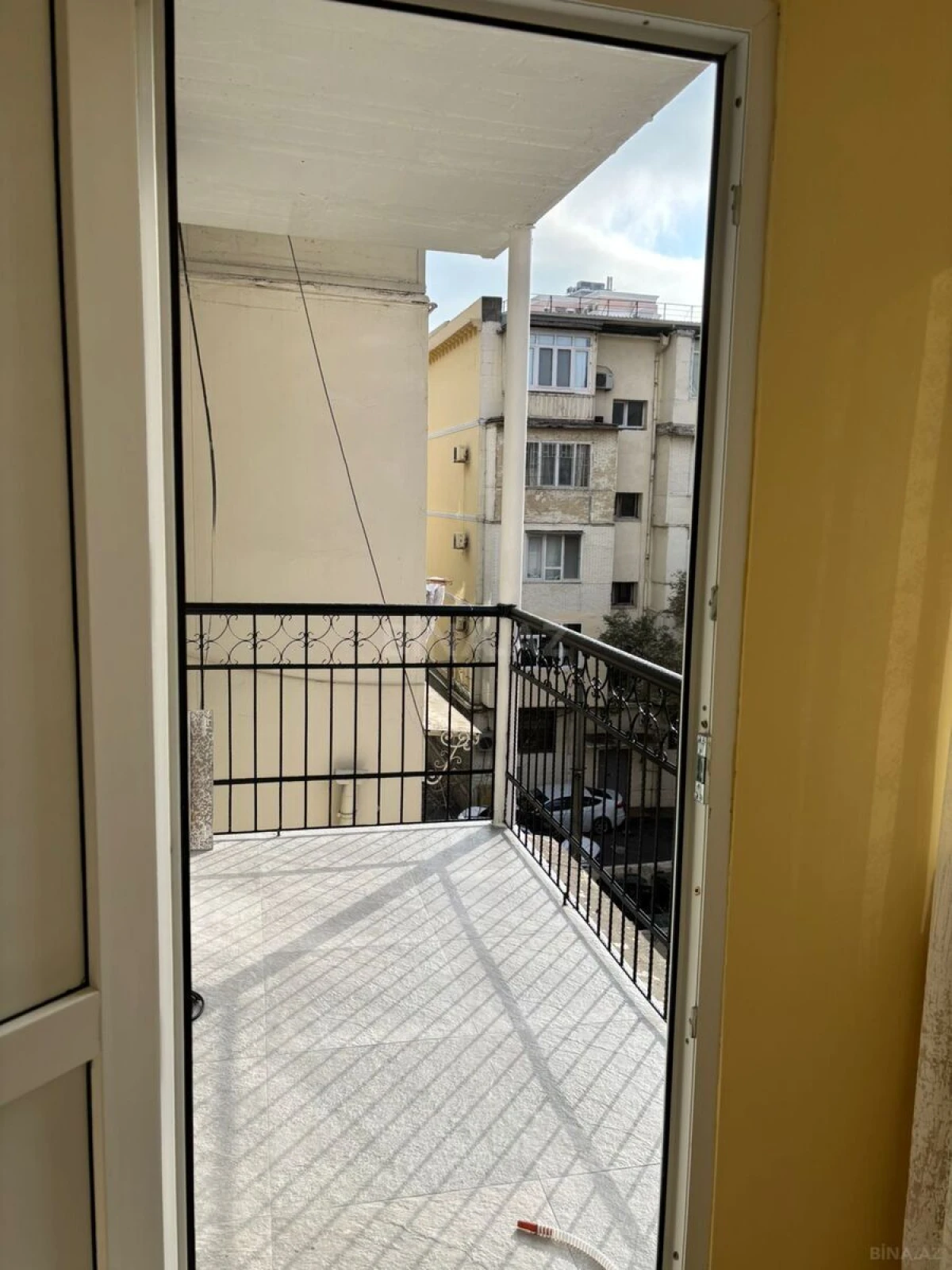 Kirayə verilir 2 otaqlı mənzil 65 m²