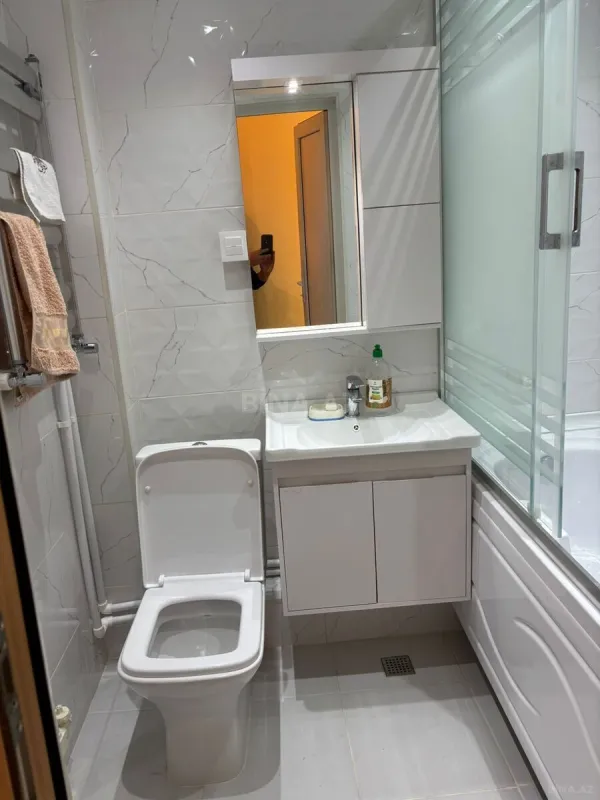 Kirayə verilir 2 otaqlı mənzil 65 m²