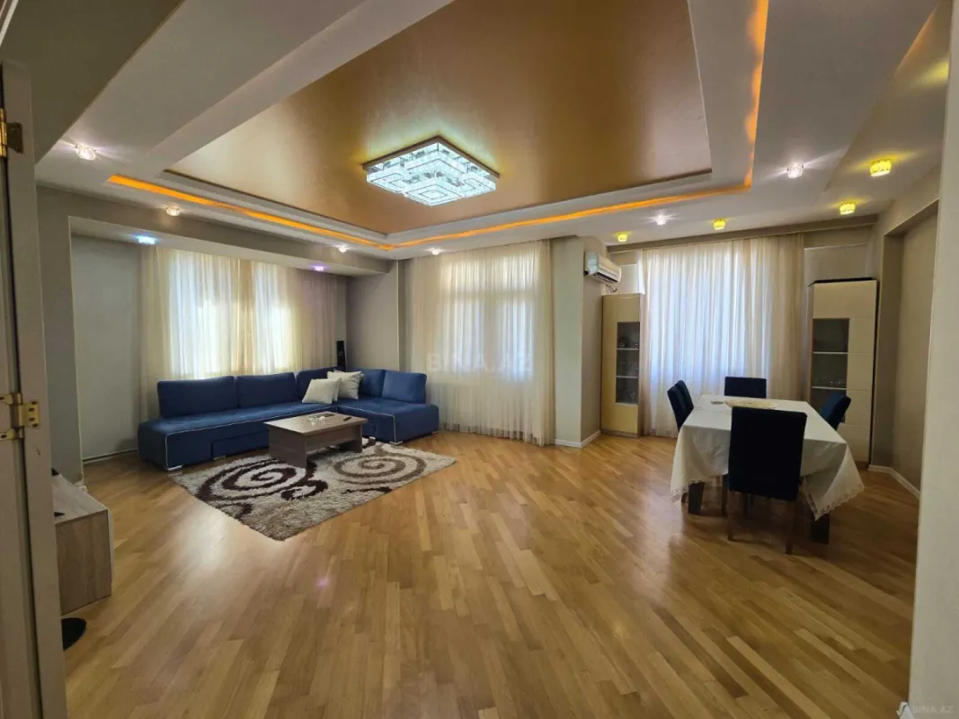 Satılır 4 otaqlı mənzil 158 m²