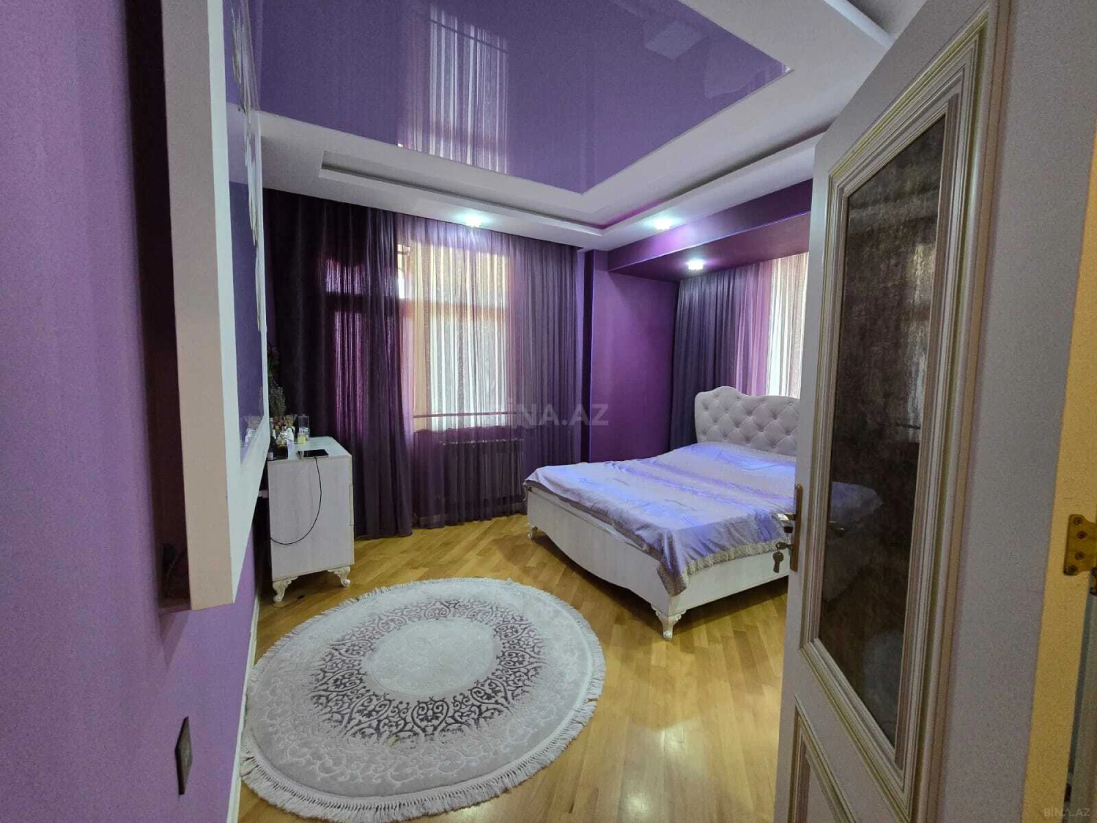 Satılır 4 otaqlı mənzil 158 m²