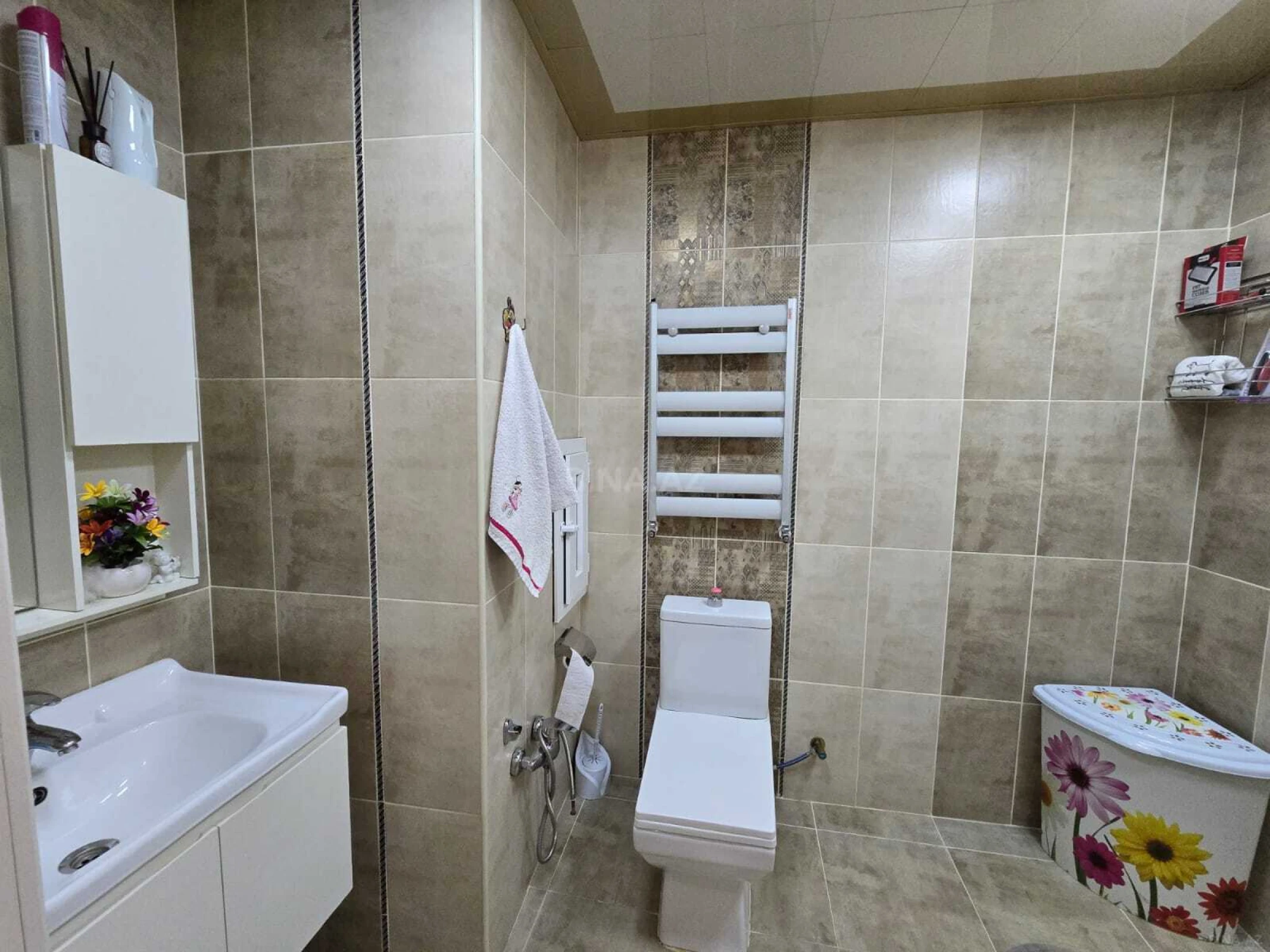 Satılır 4 otaqlı mənzil 158 m²