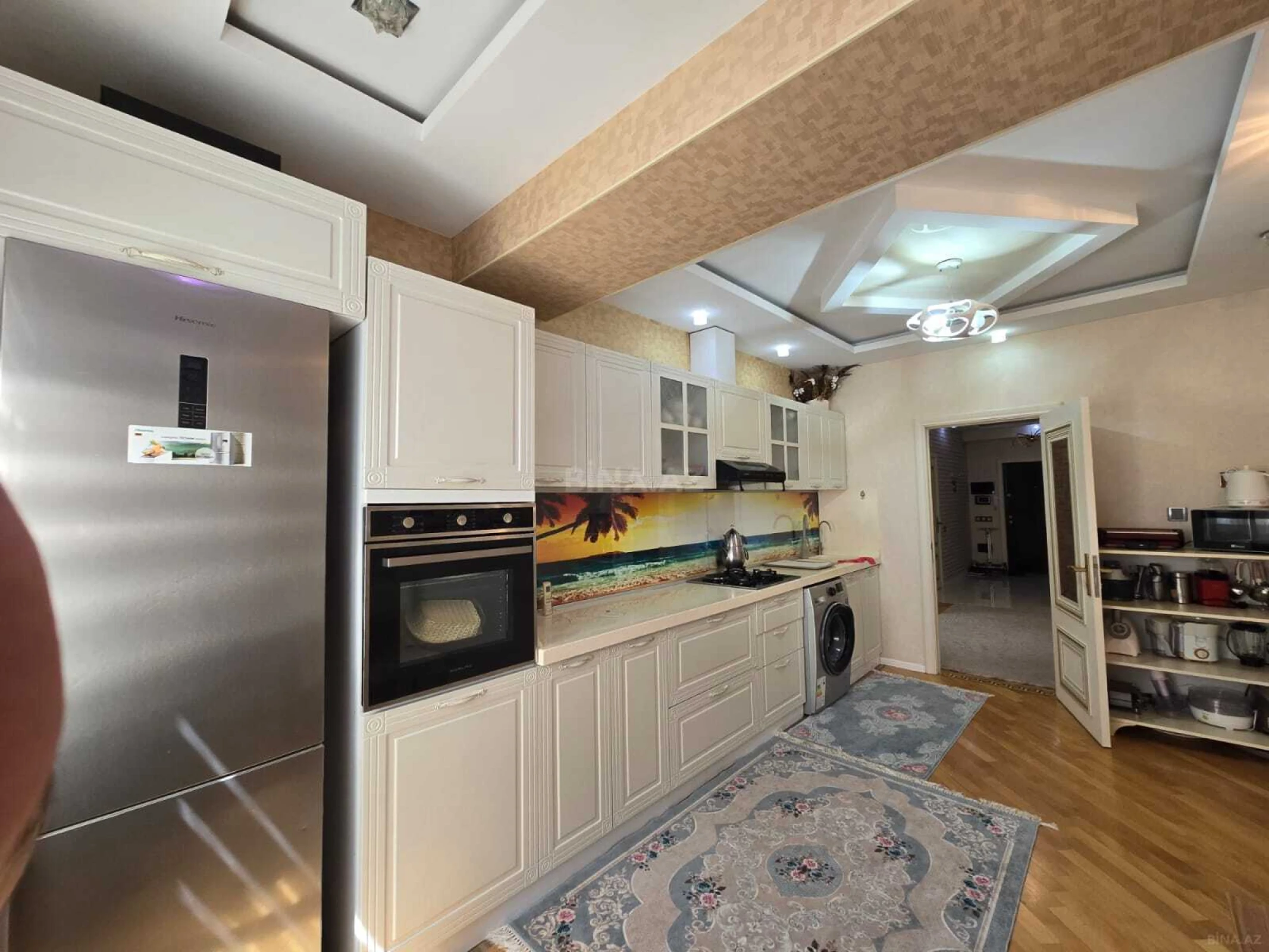 Satılır 4 otaqlı mənzil 158 m²