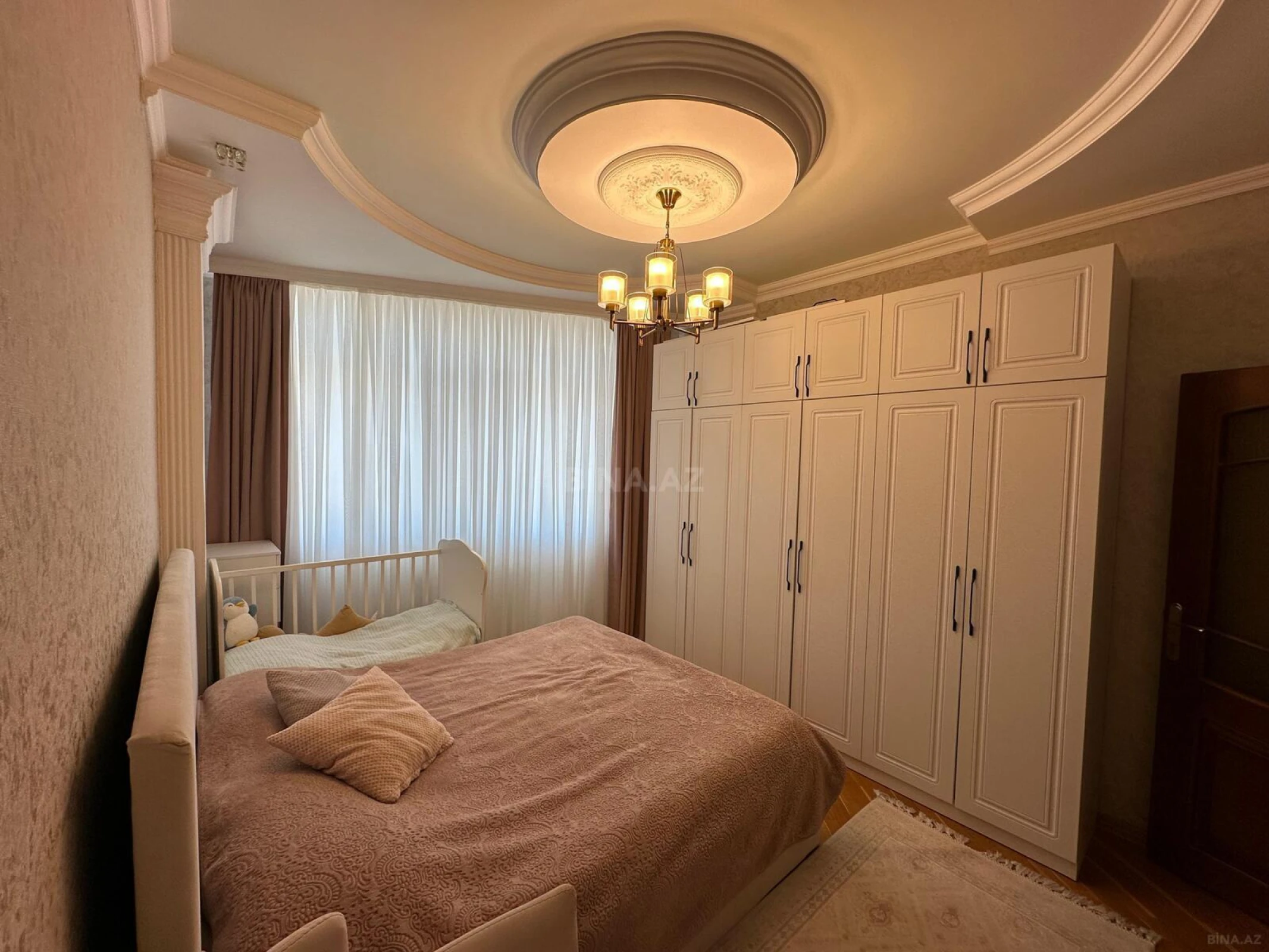 Satılır 2 otaqlı mənzil 88 m²