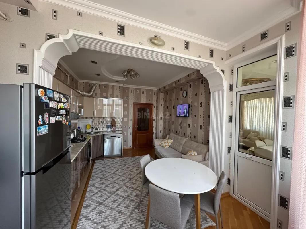 Satılır 2 otaqlı mənzil 88 m²