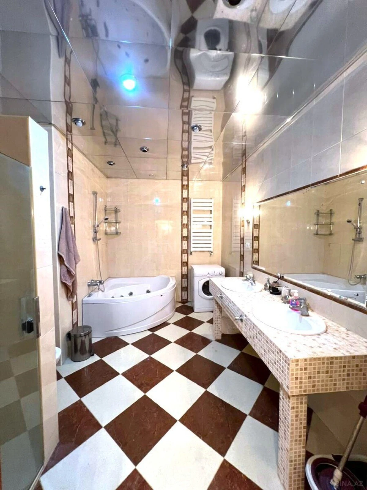 Satılır 3 otaqlı mənzil 175 m²