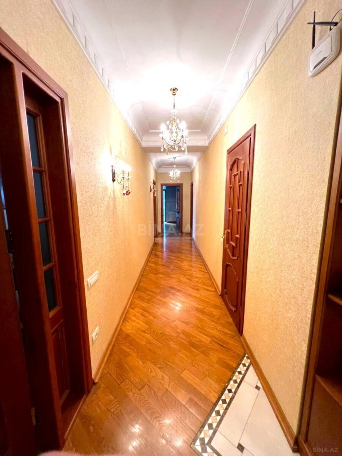 Satılır 3 otaqlı mənzil 175 m²