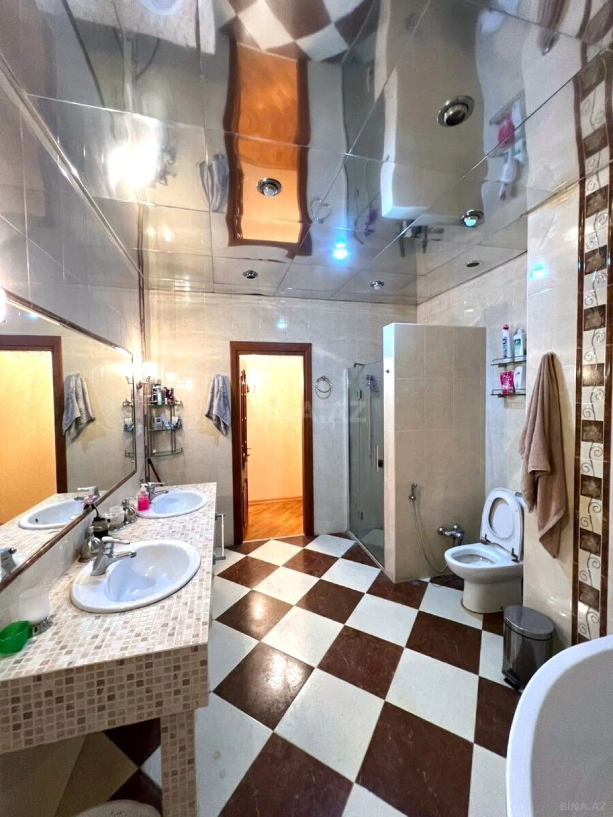 Satılır 3 otaqlı mənzil 175 m²