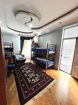 Satılır 3 otaqlı mənzil 175 m²