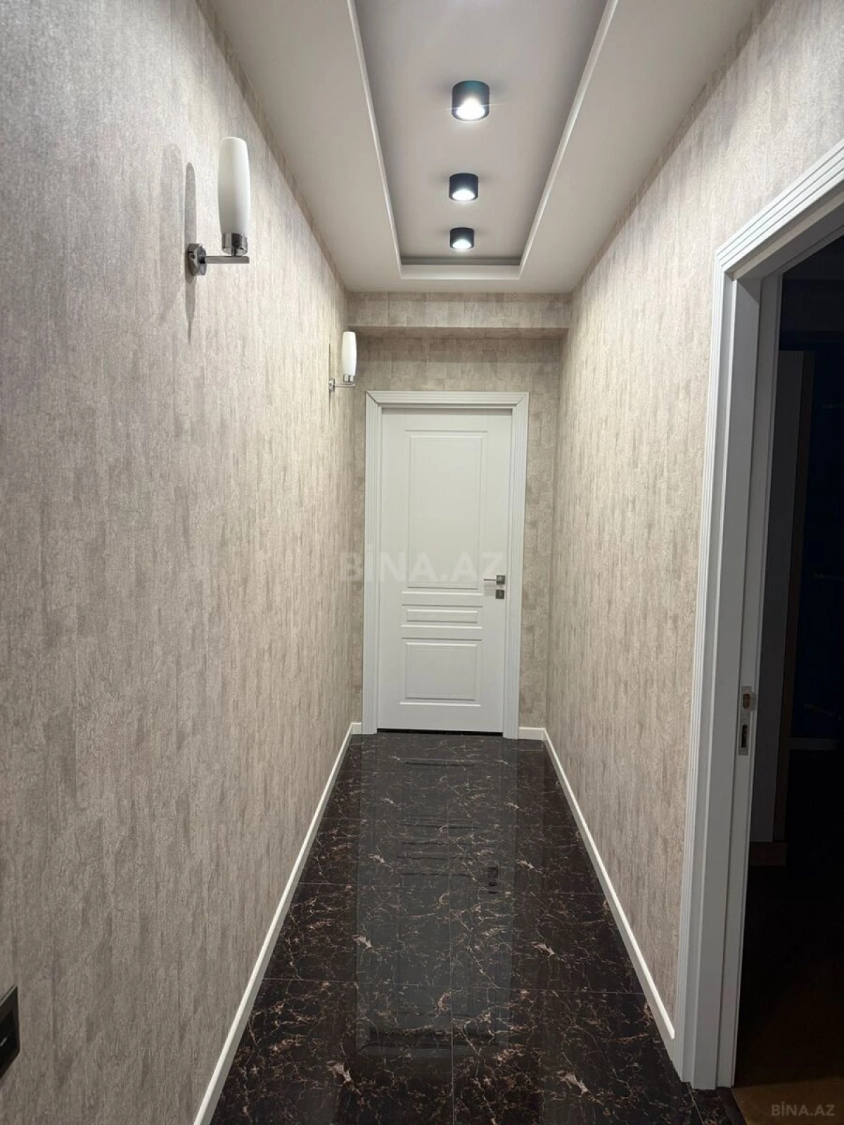 Kirayə verilir 4 otaqlı mənzil 125 m²