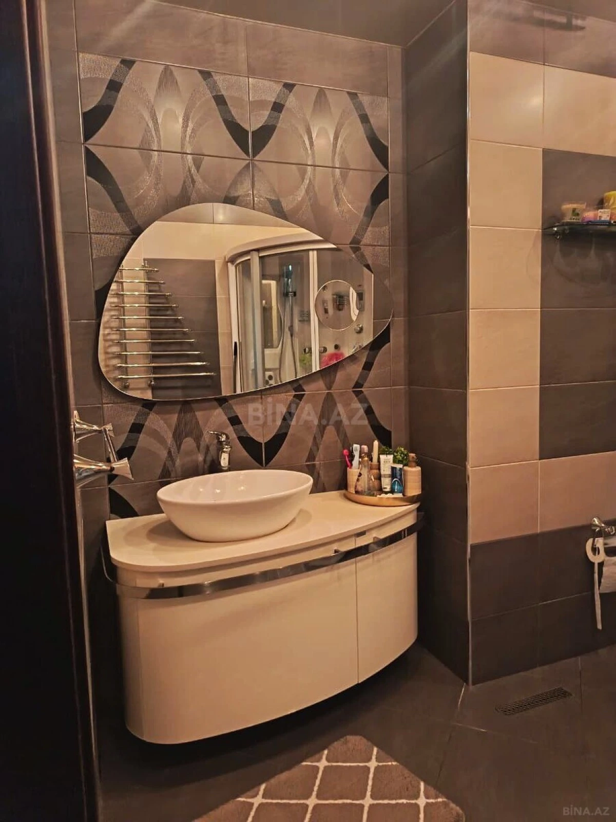 Satılır 3 otaqlı mənzil 140 m²