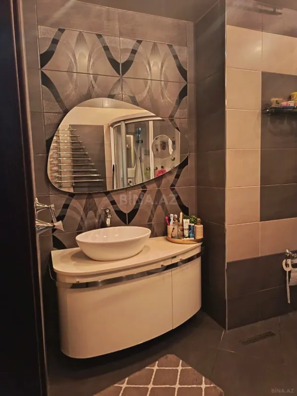 Satılır 3 otaqlı mənzil 140 m²