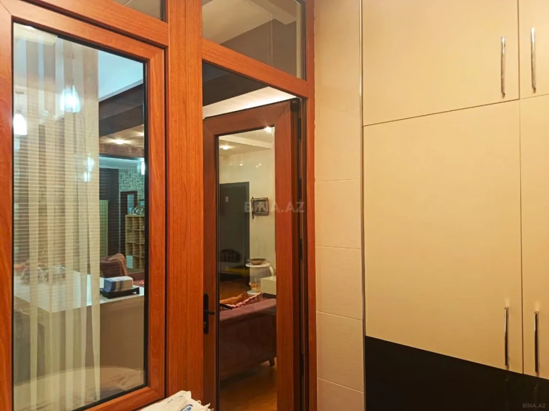 Satılır 3 otaqlı mənzil 140 m²