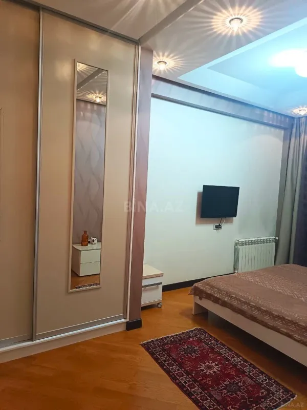 Satılır 3 otaqlı mənzil 140 m²