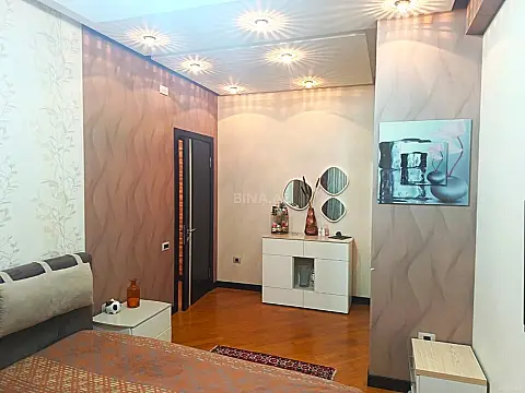Satılır 3 otaqlı mənzil 140 m²