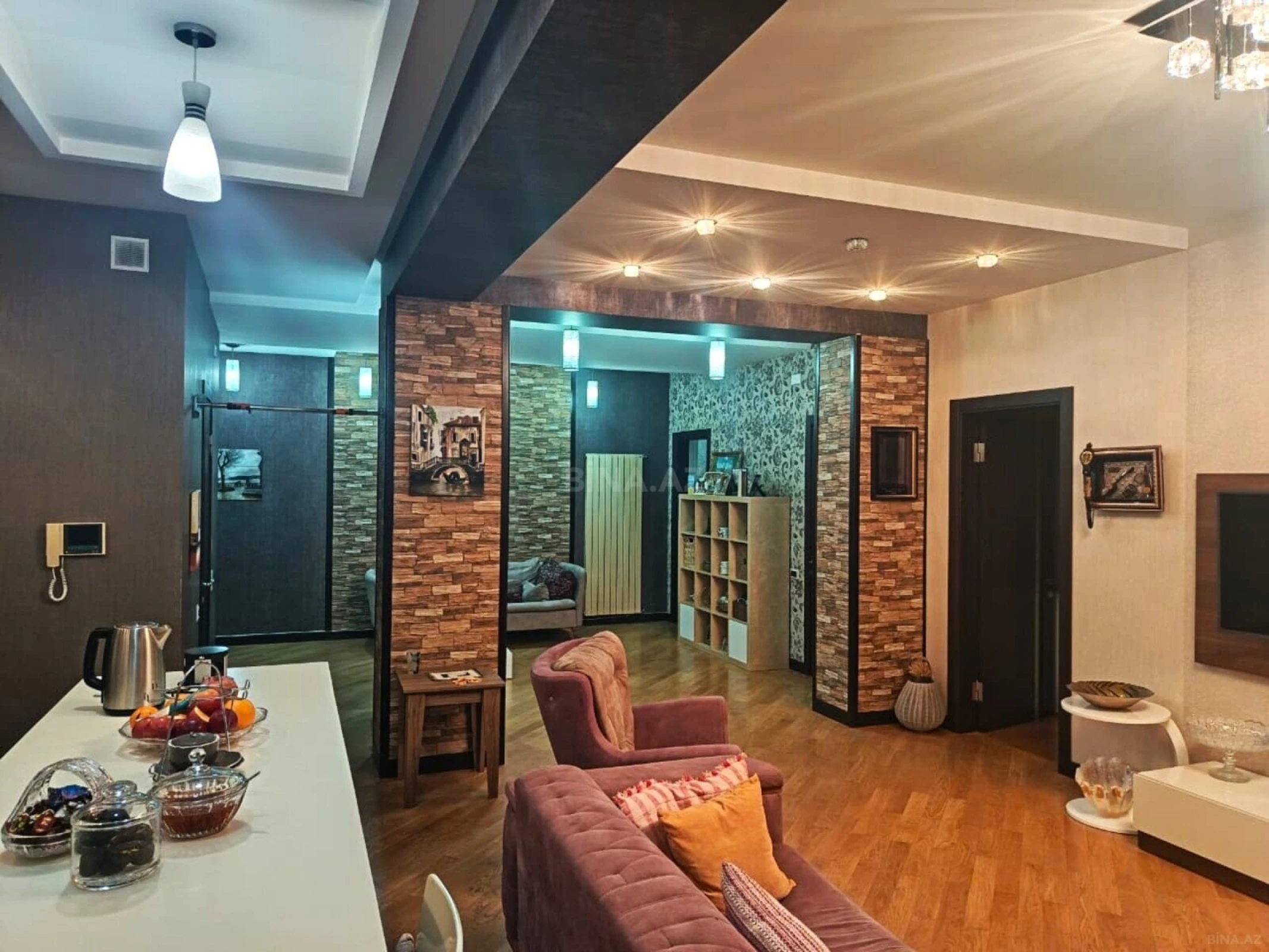 Satılır 3 otaqlı mənzil 140 m²